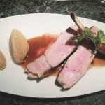 Côte de veau, son jus parfumé au yuzu et mousseline de navets caramélisés à l’orange