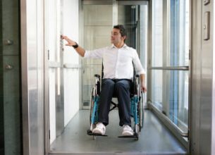 Accessibilité : les spécificités des CHRD enfin prises en compte ?