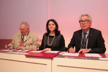 Signature de la Convention cadre Emplois d’avenir entre l’État et le Groupement National des Indépendants GNI fondé par le Synhorcat et la Fagiht