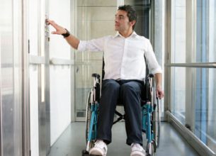 Mise en place des normes d’accessibilité : la concertation engagée doit continuer