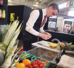 Les apprentis barmen s’affrontent sur Equip’Hotel !