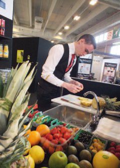 Les apprentis barmen s’affrontent sur Equip’Hotel !