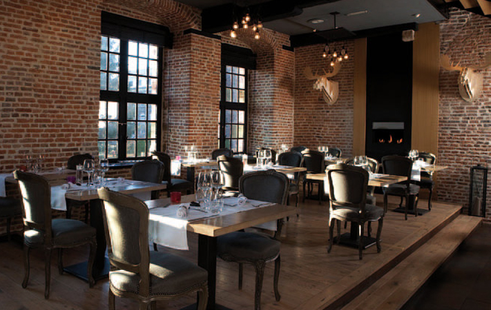Un restaurant perché dans les vieux remparts