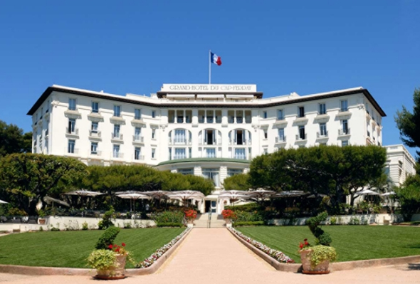 Four Seaons Hotels & Resorts gère le Grand Hôtel du Cap-Ferrat*****