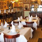 La table de pêcheurs aux airs de brasseries parisiennes