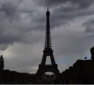 Attentats: impact immédiat sur les hôtels à Paris