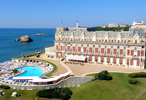 Reprise de l’Hôtel du Palais à Biarritz : Four Seasons et Starwood en lice