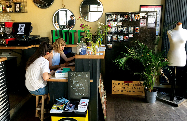 Un hostel, nouvelle génération, bien immergé dans la vie locale