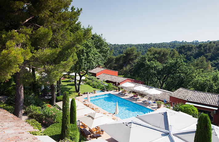 Le Cantemerle : Une invitation à la détente au cœur de la Provence