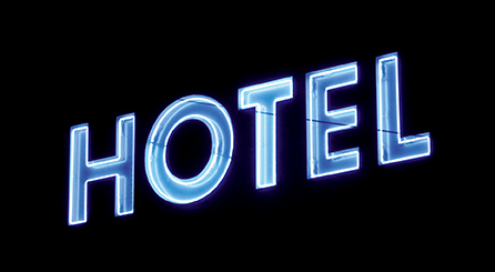 Mise aux normes de l’hôtel : obligations du propriétaire et de l’hôtelier-locataire
