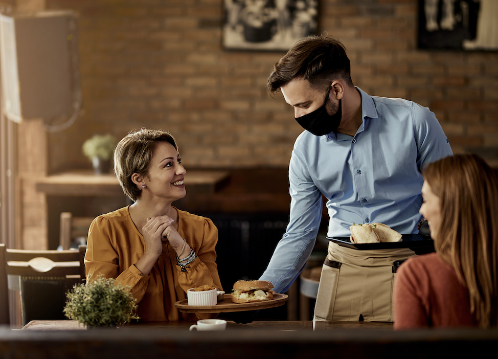 Focus sur le protocole sanitaire renforcé dans les restaurants