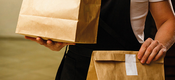 Couvre-feu: les restaurateurs pourront continuer les livraisons après 20 heures