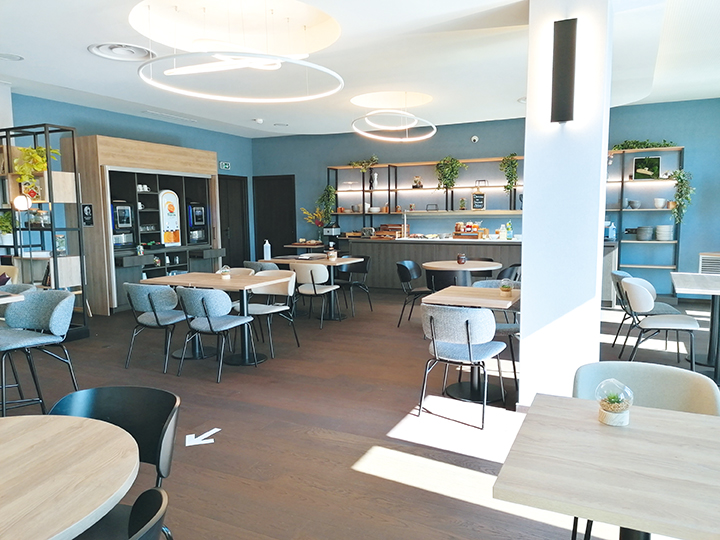 Campanile Smart Lyon Est – Eurexpo Bron Aviation à Saint-Priest : Un hôtel hybride à fort ancrage local