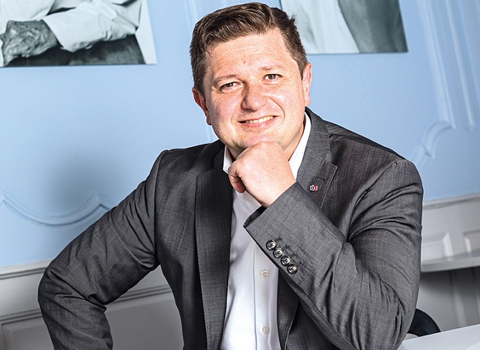 Deux questions à Rémi Ohayon, PDG de l’agence de conseil, communication et e-commerce, Api & You et MOF en communication et création de sites Internet (2011)