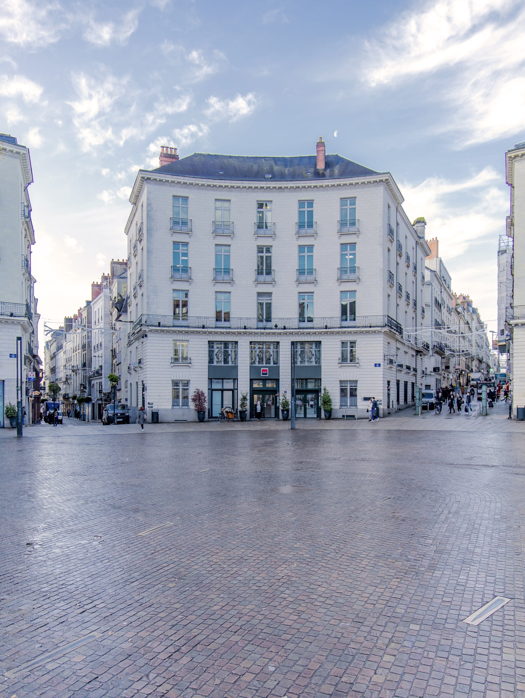 Vicartem acquiert le 8 Place Royale à Nantes