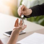 Bail commercial d’un local commercial et droit de préemption du locataire