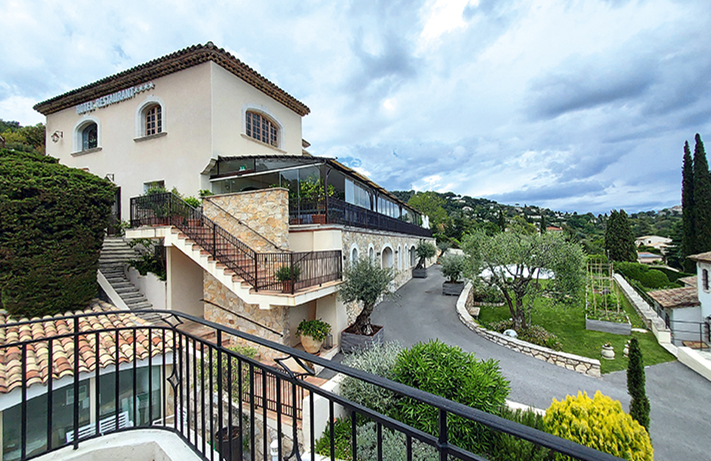 Hôtel-restaurant Alain Llorca à La Colle-sur-Loup (06) : Le luxe « délicat, à la française »