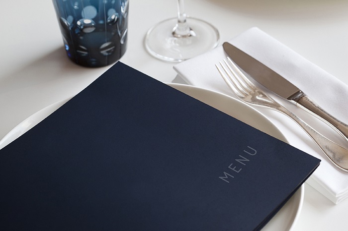 Restaurant d’hôtel : de nouvelles prescriptions réglementaires, non pas à la carte, mais obligatoirement au « menu »