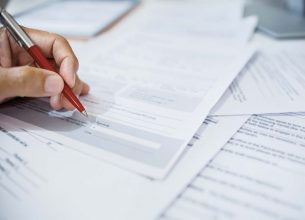 TPE hôtelière, contrat du numérique et droit « de rétractation » : uniquement pour des prestations courantes prévues par contrat conclu à distance ou suite à démarchage