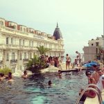 Chapitre Six s’installe à Cannes