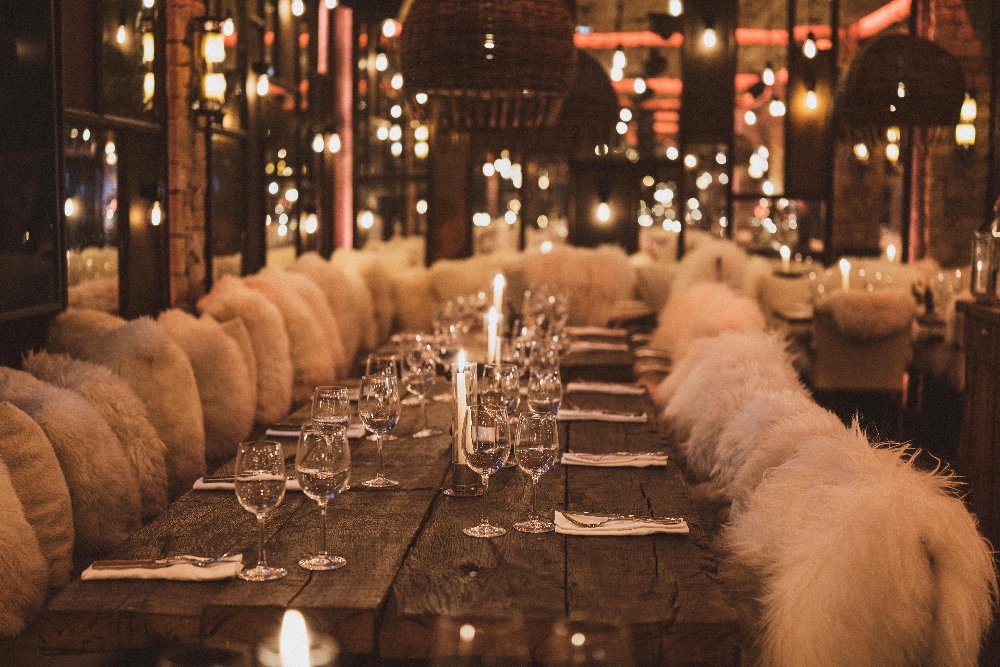 La Ferme Saint-Amour installe son chalet éphémère sur le rooftop de l’Hôtel Sax Paris