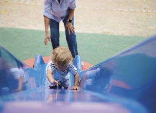 AMP ET ADOPTION : tou(te)salarié(e)s et couples – dont ceux de même sexe – bénéficiaires de nouvelles garanties en environnement professionnel