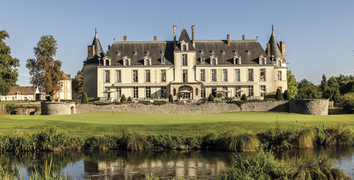 Château d’Augerville à Augerville-la-Rivière (45) : Un resort historique en pleine relance