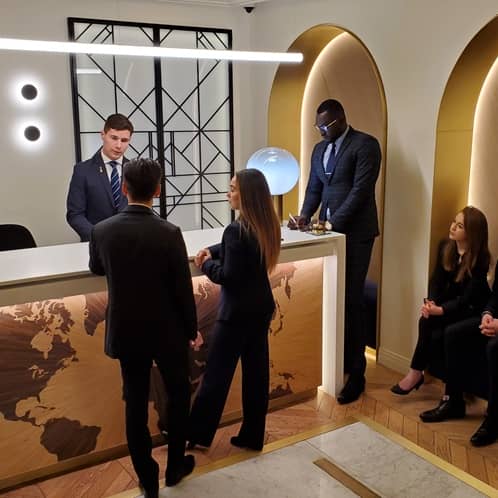 Une prépa accélérée pour faciliter les reconversions vers l’hôtellerie de luxe