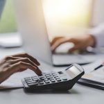 LOI DE FINANCES 2026 : quelques cadeaux payés par beaucoup d’impôts…