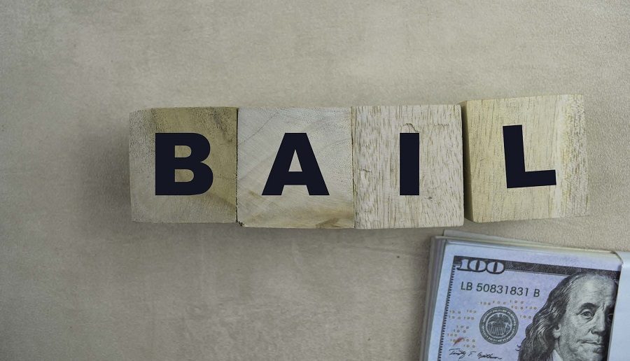 BAIL, CHARGES ET OBLIGATION D’INFORMATION DU LOCATAIRE PAR LE BAILLEUR : le retard dans la délivrance de l’information n’entraîne pas restitution des avances et provisions