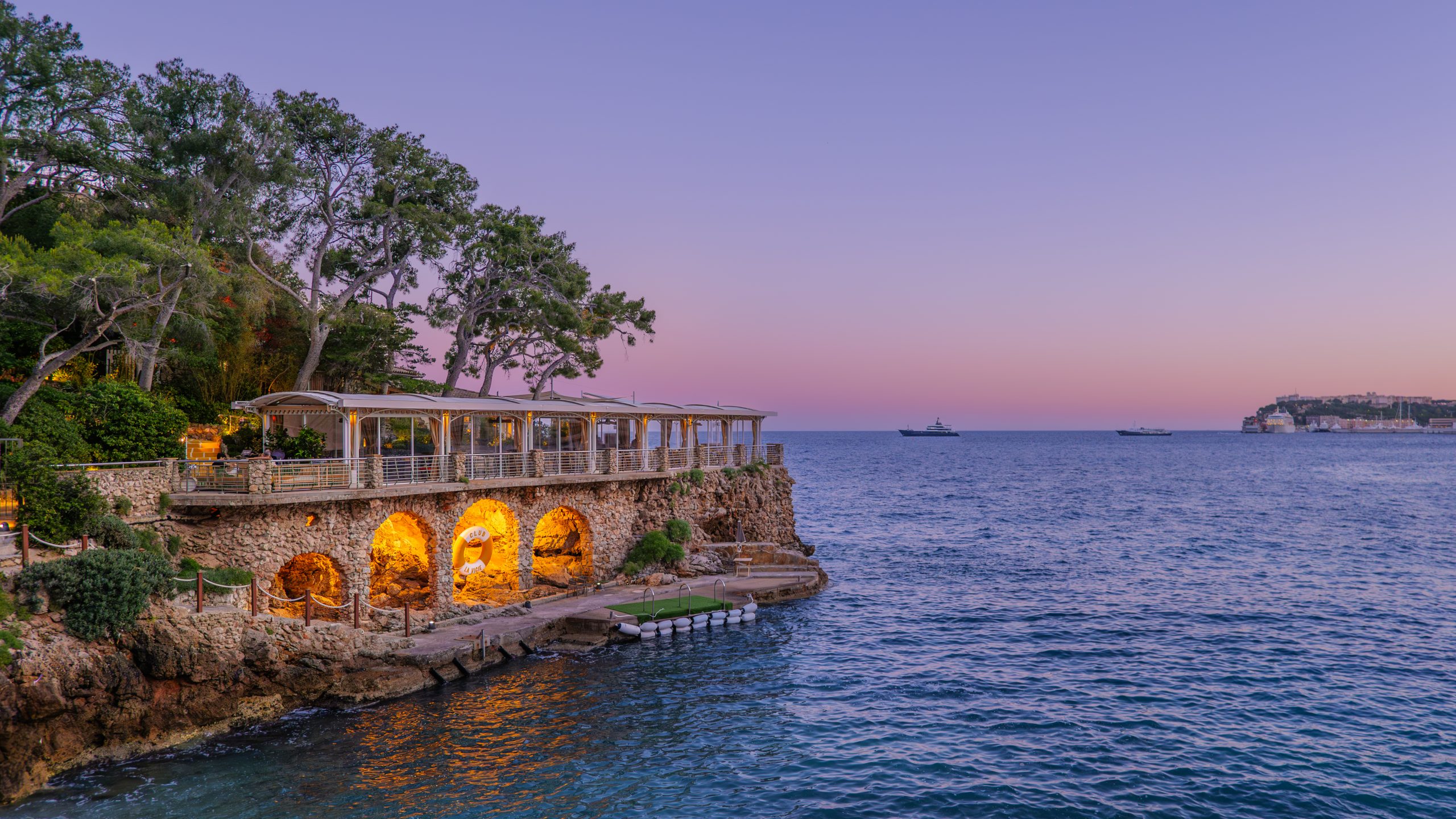 Réouverture du Monte-Carlo Beach le 13 avril