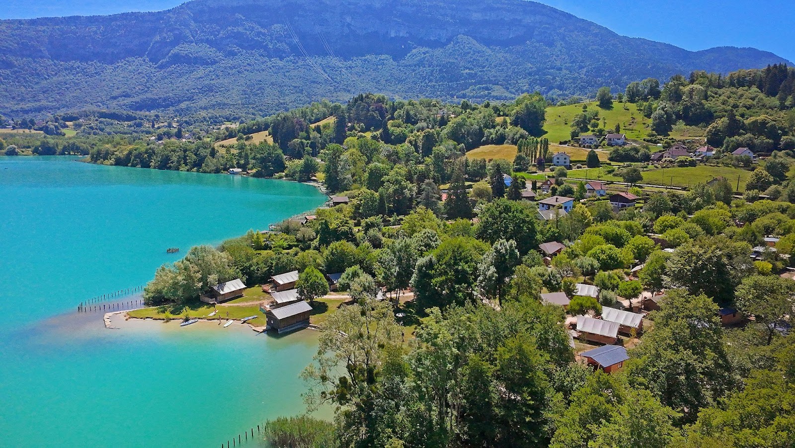 Huttopia inaugure deux nouveaux établissements au bord du lac d’Aiguebelette
