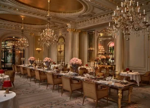 « La Grande Table du Plaza Athénée », le nouveau restaurant du palace parisien